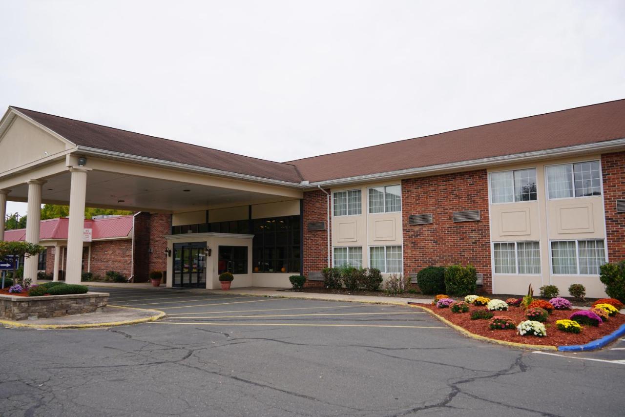 Rodeway Inn & Suites East Windsor Εξωτερικό φωτογραφία