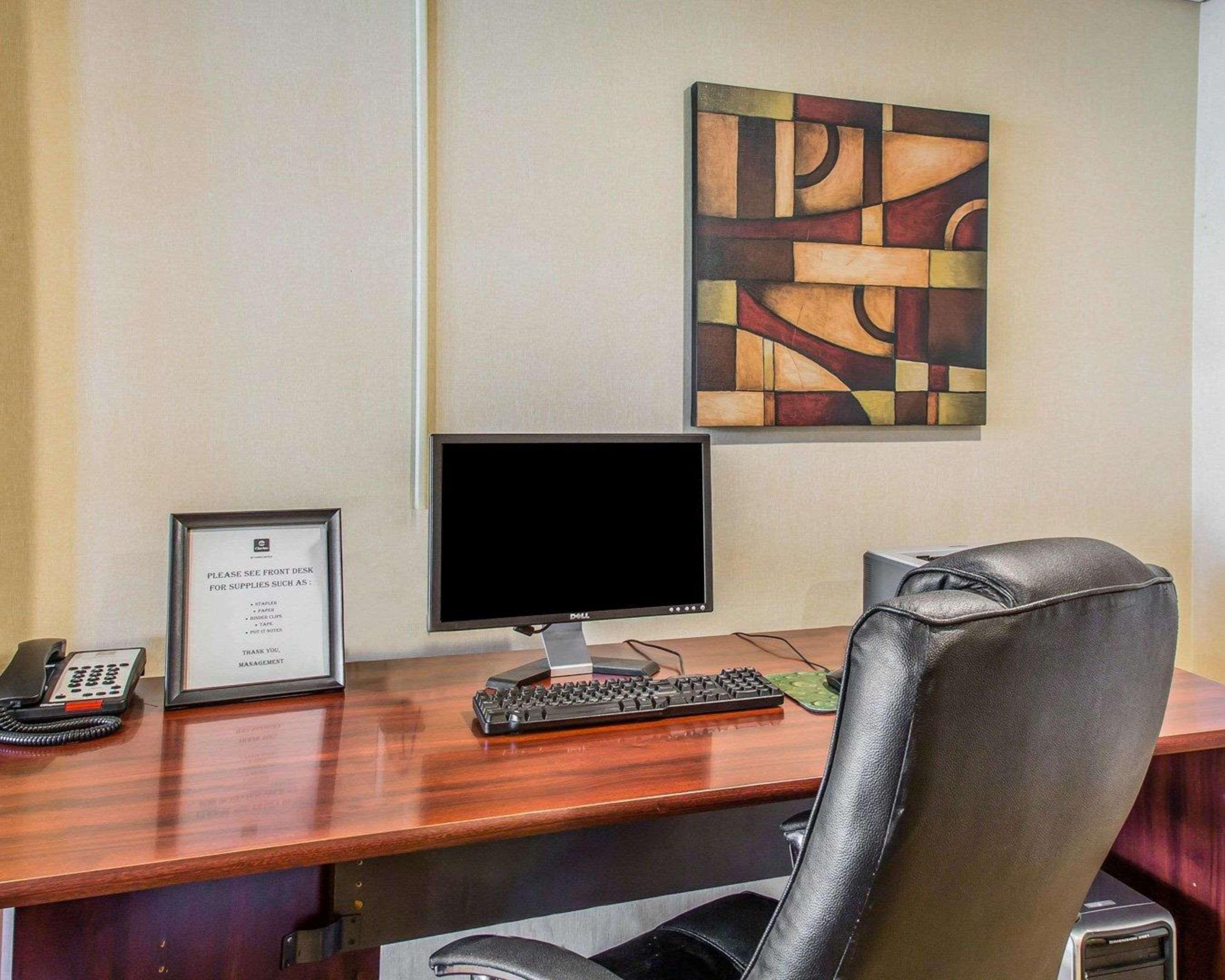 Rodeway Inn & Suites East Windsor Εξωτερικό φωτογραφία