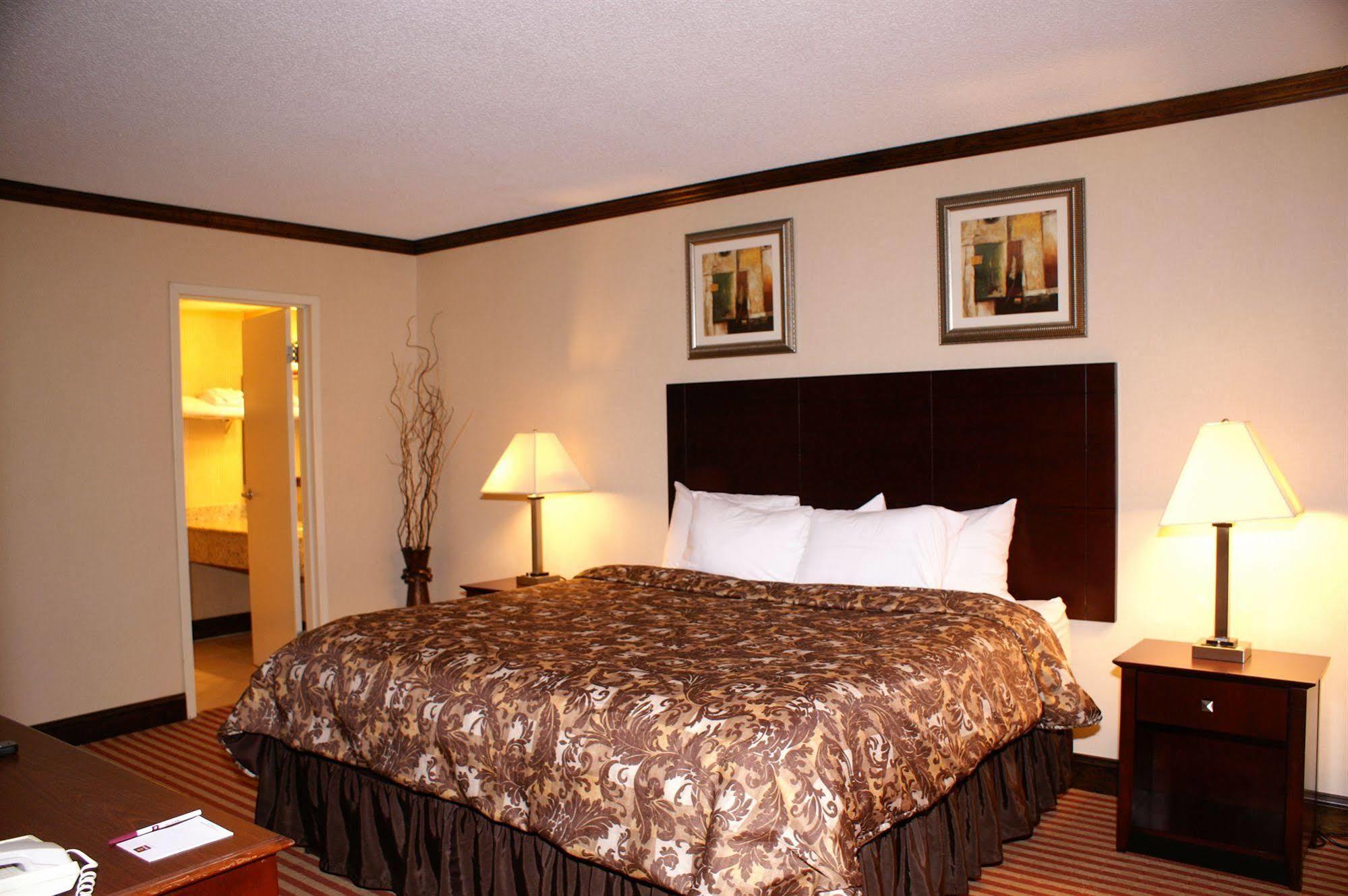 Rodeway Inn & Suites East Windsor Εξωτερικό φωτογραφία